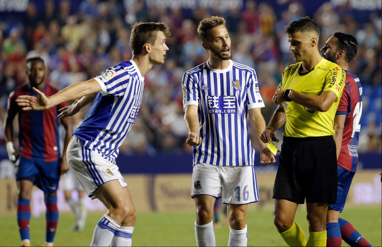 Al minuto 88 Diego Llorente se fue expulsado y de allí nació el gol que culminó la jornada.