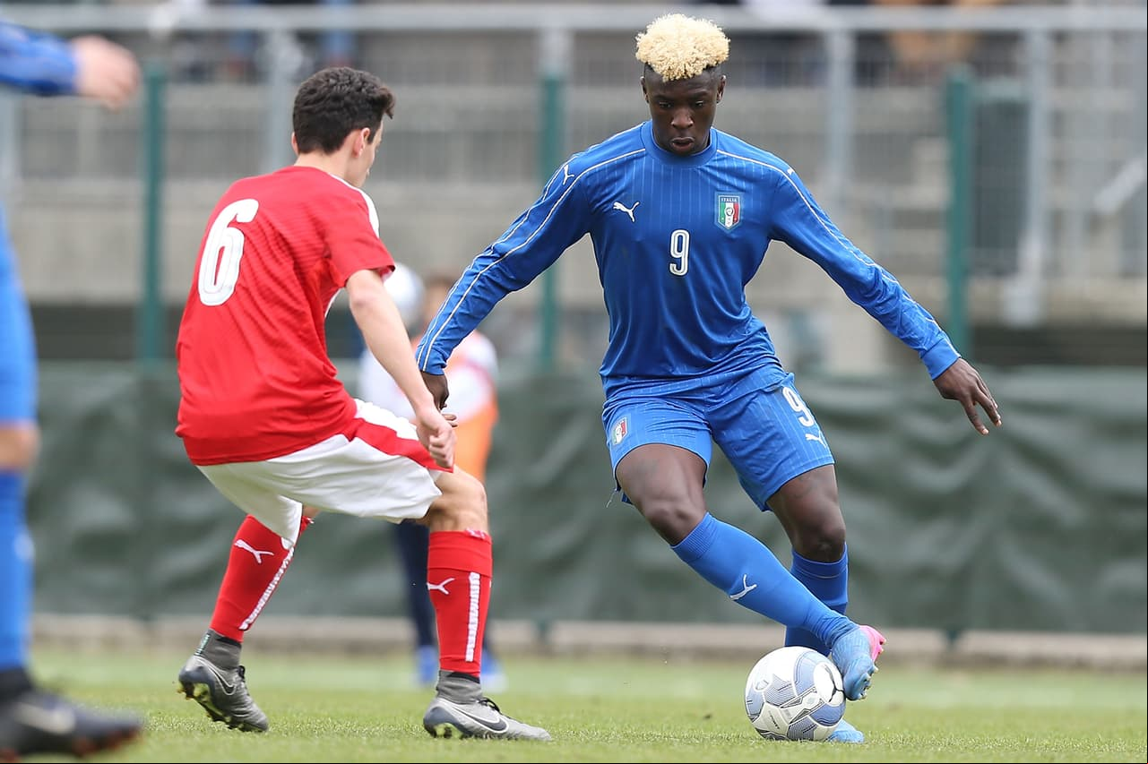 Kean ha sido inevitablemente comparado con Mario Balotelli, no solo por su apariencia y estilo de juego sino por su personalidad, pues en ocasiones se escapó de concentraciones con su equipo e incluso tiene el mismo representante, Mino Raiola.