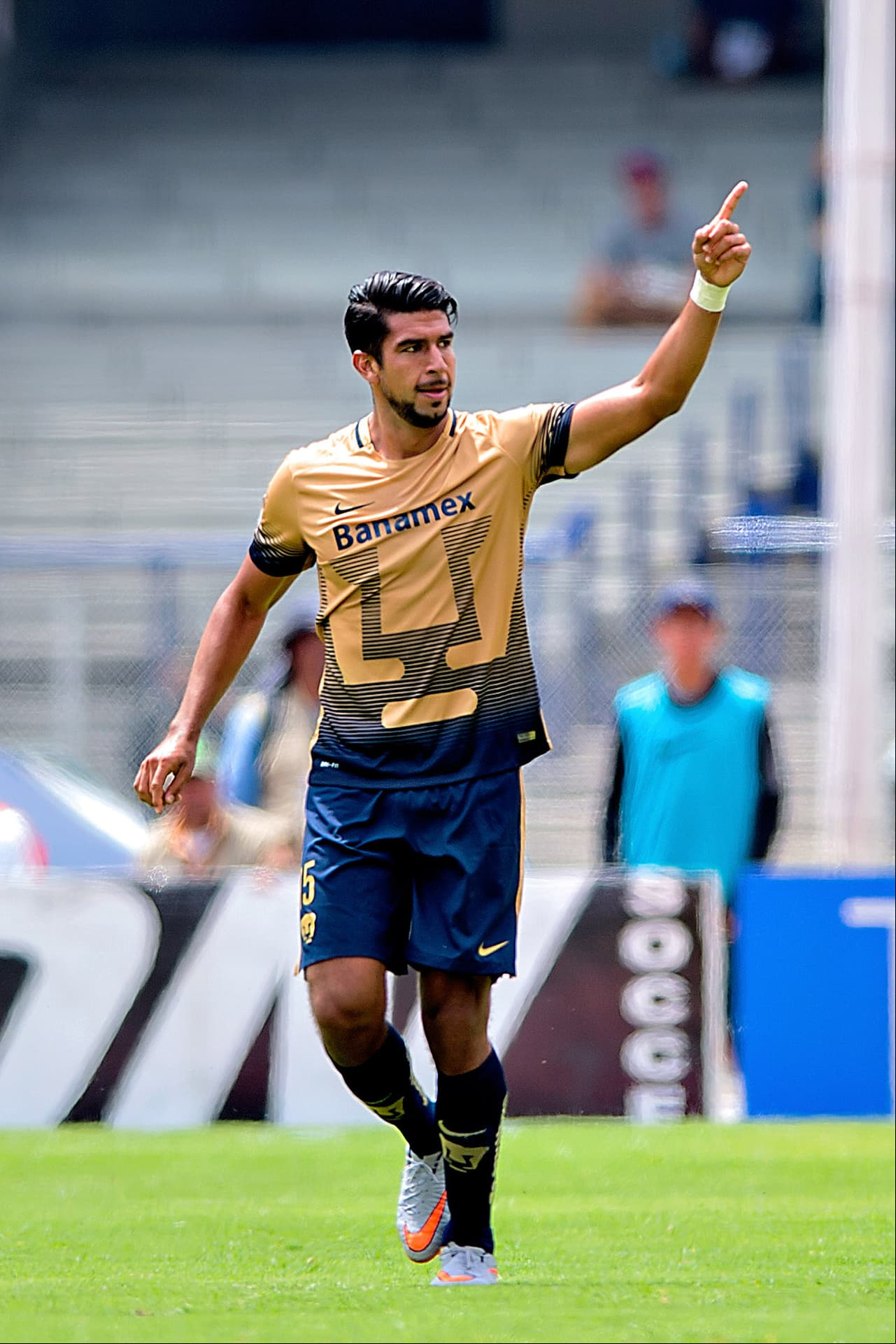 Eduardo Herrera también es uno de los hombres gol de Pumas, el delantero que recientemente marcó el gol 3000 de los universitarios, ha demostrado que está para grandes cosas por su técnica y habilidad frente al arco rival.