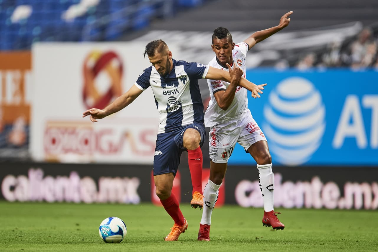 En un duelo muy cerrado, las anotaciones de Maxi Meza y Mauro Manotas hacen que Monterrey y Tijuana dividan los puntos. Los regios acumulan una racha de tres encuentros sin poder ver la victoria. Con el empate Xolos se mantiene en la cuarta posición de la tabla con 13 unidades.
