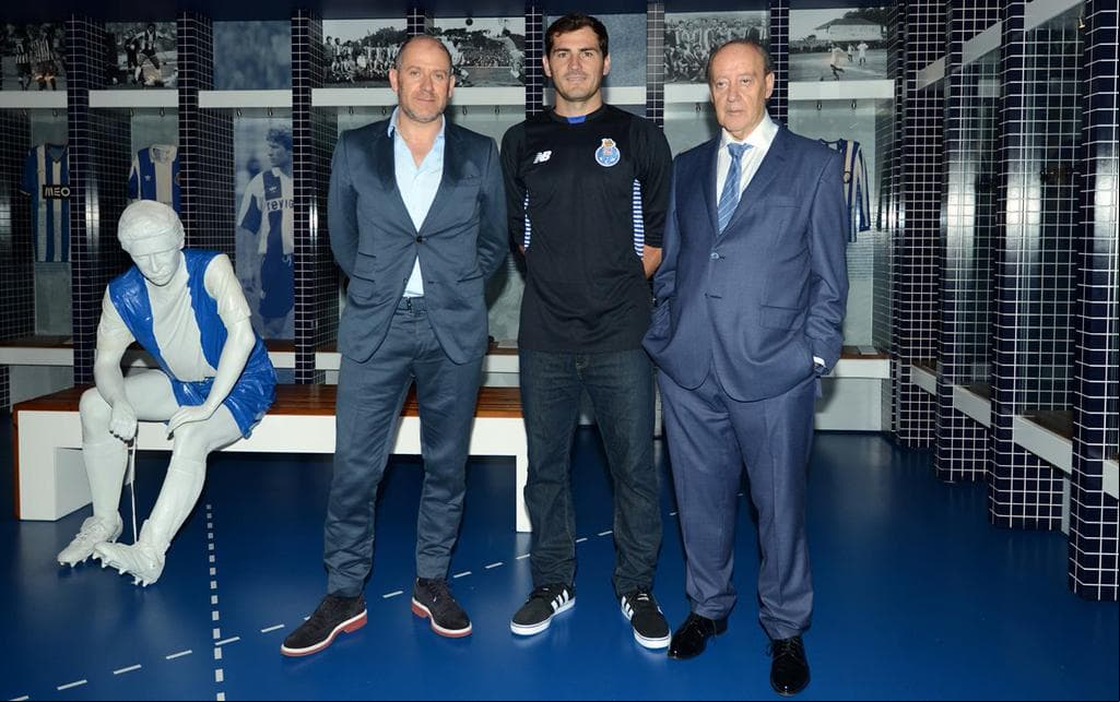 Iker Casillas se puso la camiseta del Porto