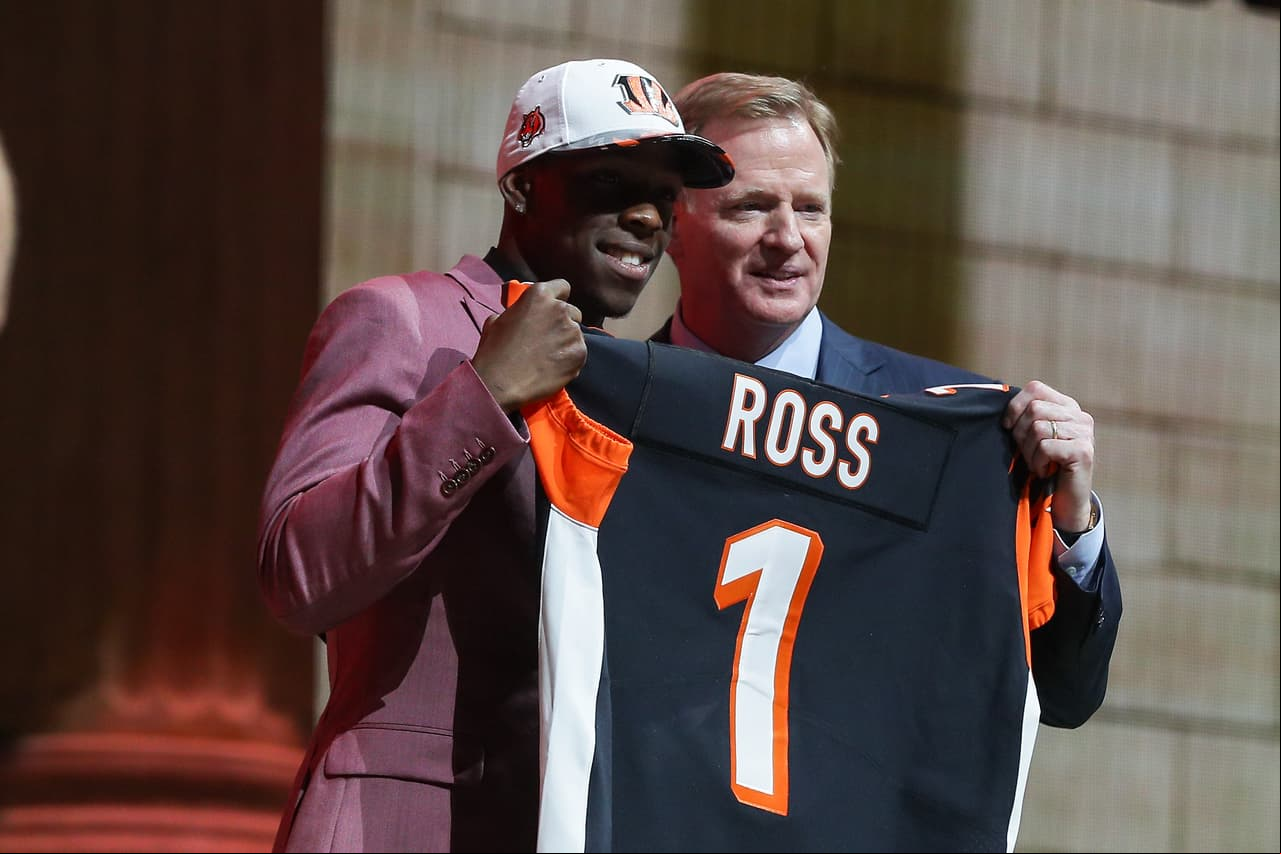 Procedente de la Universidad de Washington, John Ross fue la primera selección de los Bengals en el Draft. El WR está llamado a colaborar con AJ Green en la ofensiva.