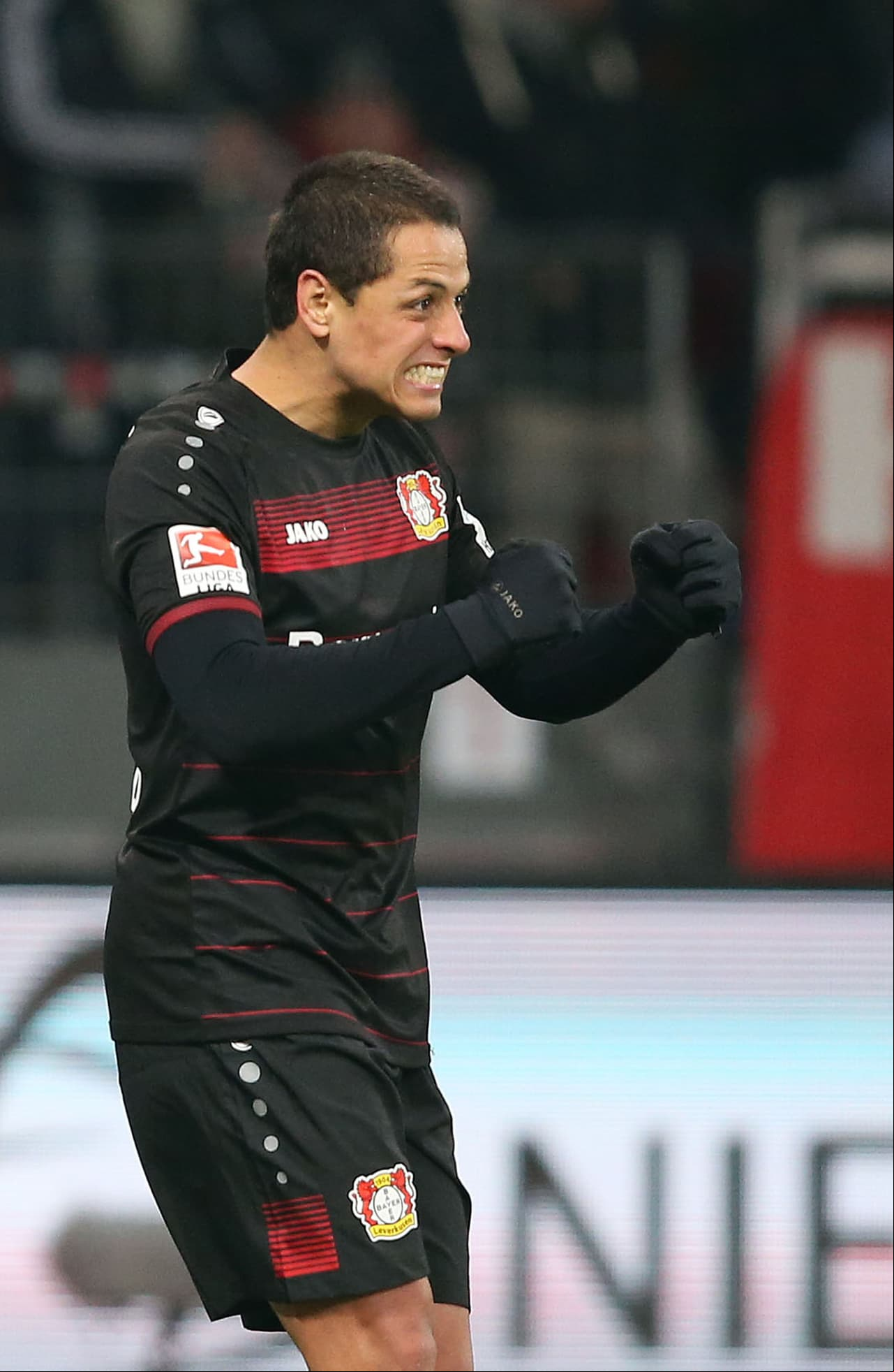 Bundesliga - Jornada 23: Borussia Dortmund 6-2 Bayer Leverkusen - Estrepitosa caída del equipo de Javier Hernández, quien no fue titular. Entró al partido al minuto 66, cuando caían por 2-1.