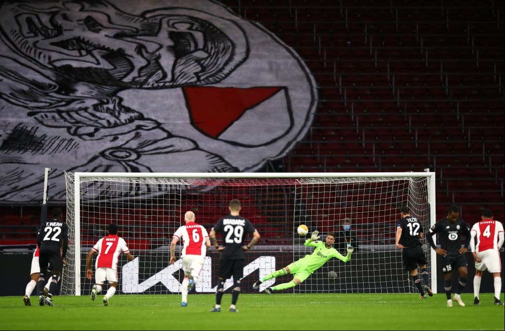 Ajax se impone al Lille 2-1 en el partido de vuelta y calificando a Octavos de Final de la UEFA Europa League. Con goles de Davi Klassen (15') y David Neres (88'), los de Amsterdam se llevan la victoria. El mexicano Edson Alvarez fue partícipe del encuentro los 90 minutos.