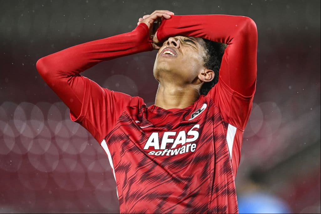 Se va con empate el enfrentamiento entre el AZ Alkmaar y el Napoli 1-1. Dries Mertens abrió el marcador para los de Gatusso, pero llegó la respuesta por parte del equipo local y Bruno Martins Indi anota al minuto 53, dejando que se defina el grupo en la siguiente jornada de la Europa League.