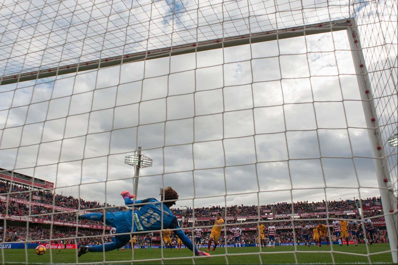 En la última acción del partido, fue el sevillista Ben Yedder el que transformó en gol un penalti cometido por David Lombán sobre él mismo para hacer el 2-1 definitivo.