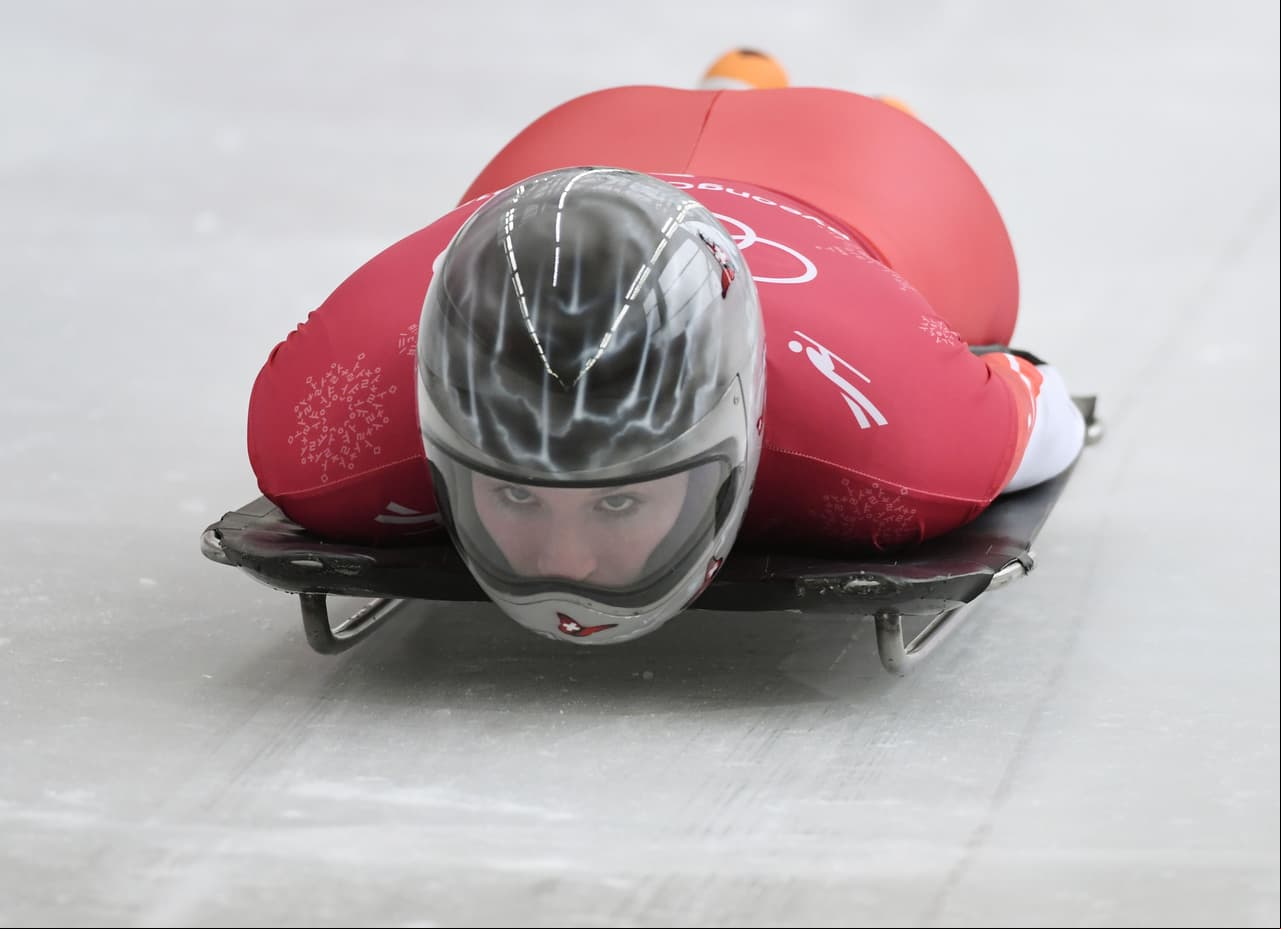 La niebla es la protagonista del casco de la italiana Marina Gilardoni.