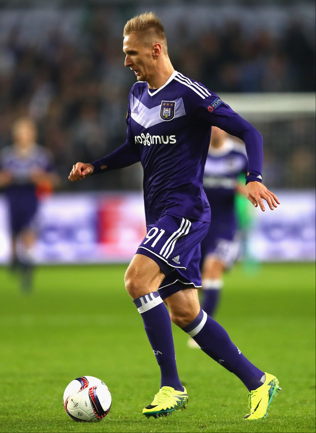 16. Łukasz Teodorczyk (Anderlecht) - El polaco ha conseguido participar en 24 anotaciones de su equipo en la Juliper Pro League con 4 asistencias y 20 goles. También lo quieren en la Premier, Liverpool y West Ham.