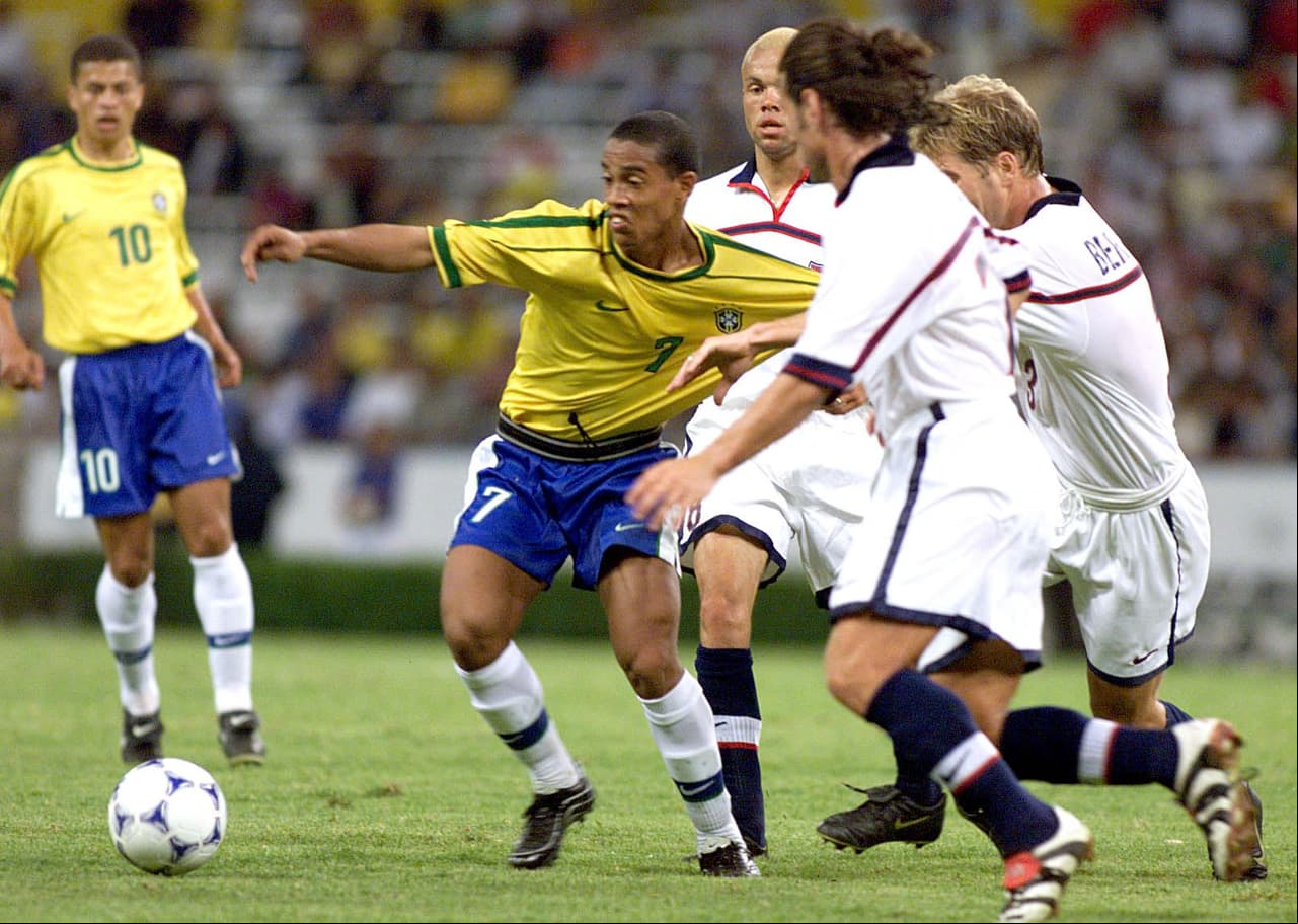 Rey del 'jogo bonito' en los últimos años, Ronaldinho participó en la edición de 1999, en la que a pesar de su sobresaliente talento no fue campeón a costa de España. Al menos a nivel de mayores sí fue campeón en 2002.