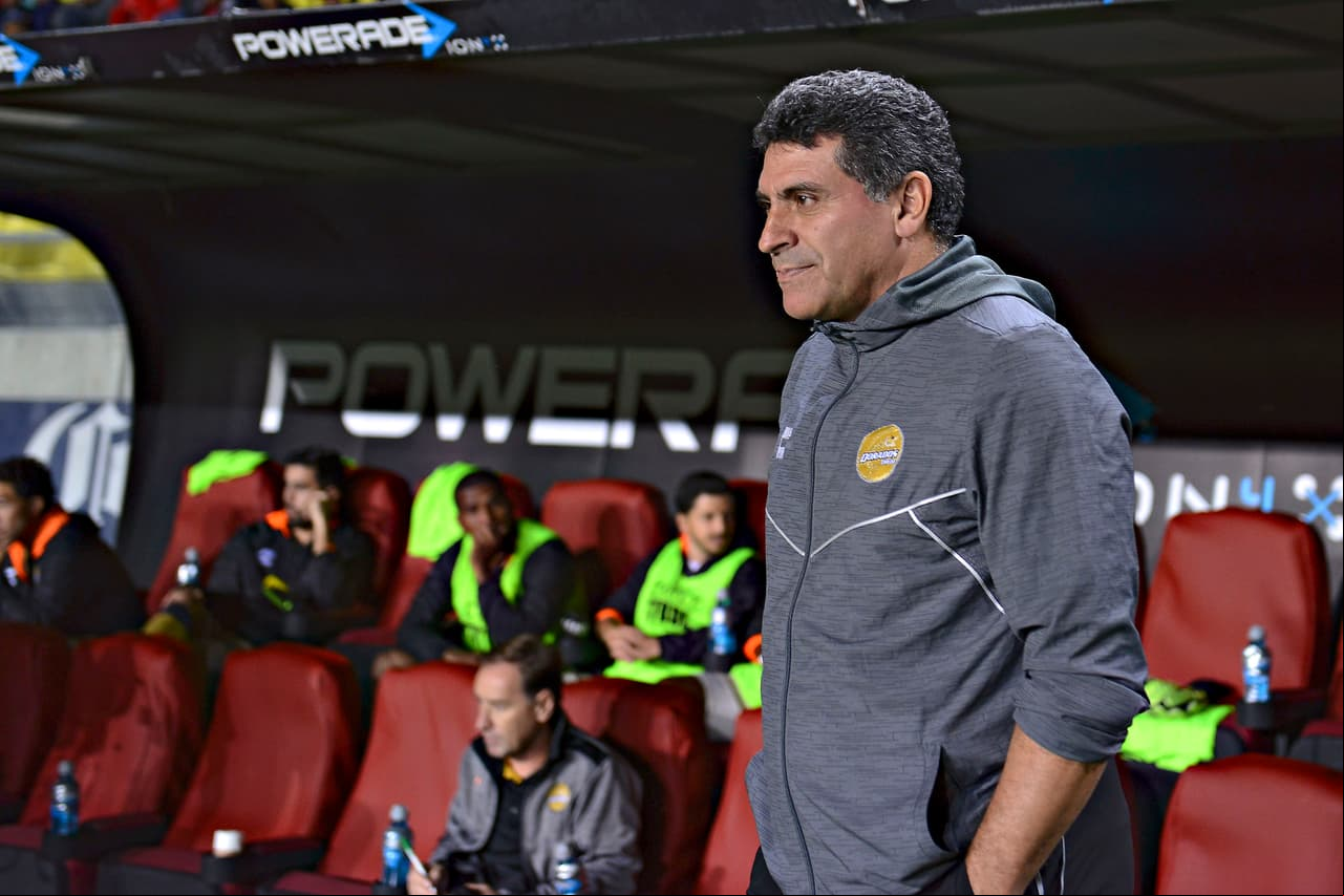 Luis Fernando Suárez es quizás el entrenador con más estrés y presión en este torneo que está por comenzar con los Dorados de Sinaloa. El conjunto recién ascendido necesita sumar, sumar y sumar si es que no quiere volver a la Liga de Ascenso MX.