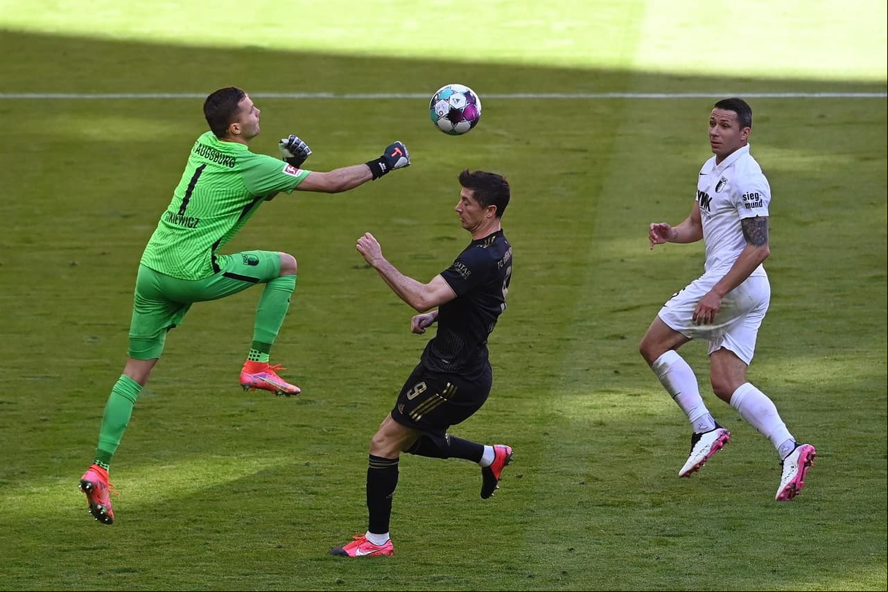 Koln 1-0 Schalke, Unione Berlín 2-1 RB Leipzig, Hoffenheim 2-1 Hertha Berlín, Bayern Múnich 5-2 Augsburg, Borussia Dortmund 3-1 Bayer Leverkusen, Eintracht Frankfurt 3-1 Freiburg, Stuttgart 0-2 Arminia Bielefeld, Wolfsburg 2-3 Mainz y Werder Bremen 2-4 Borussia Moenchengladbach.