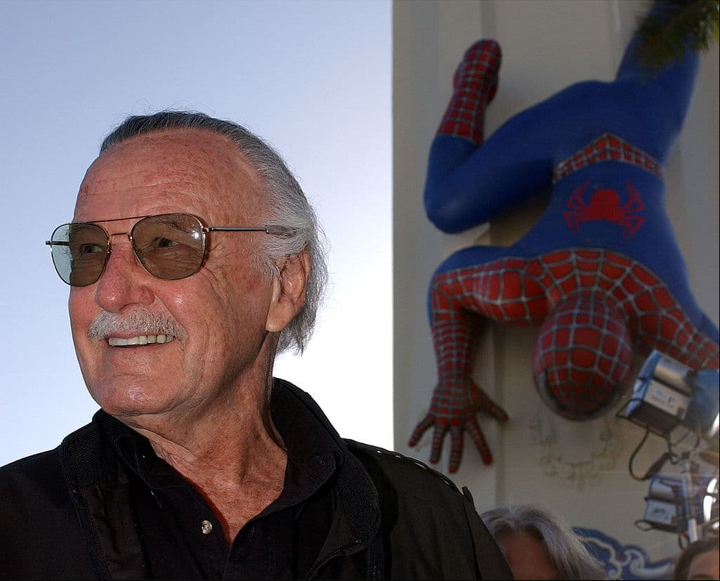Varias estrellas y celebridades le dedicaron un tweet al padre de los superhéroes de Marvel.