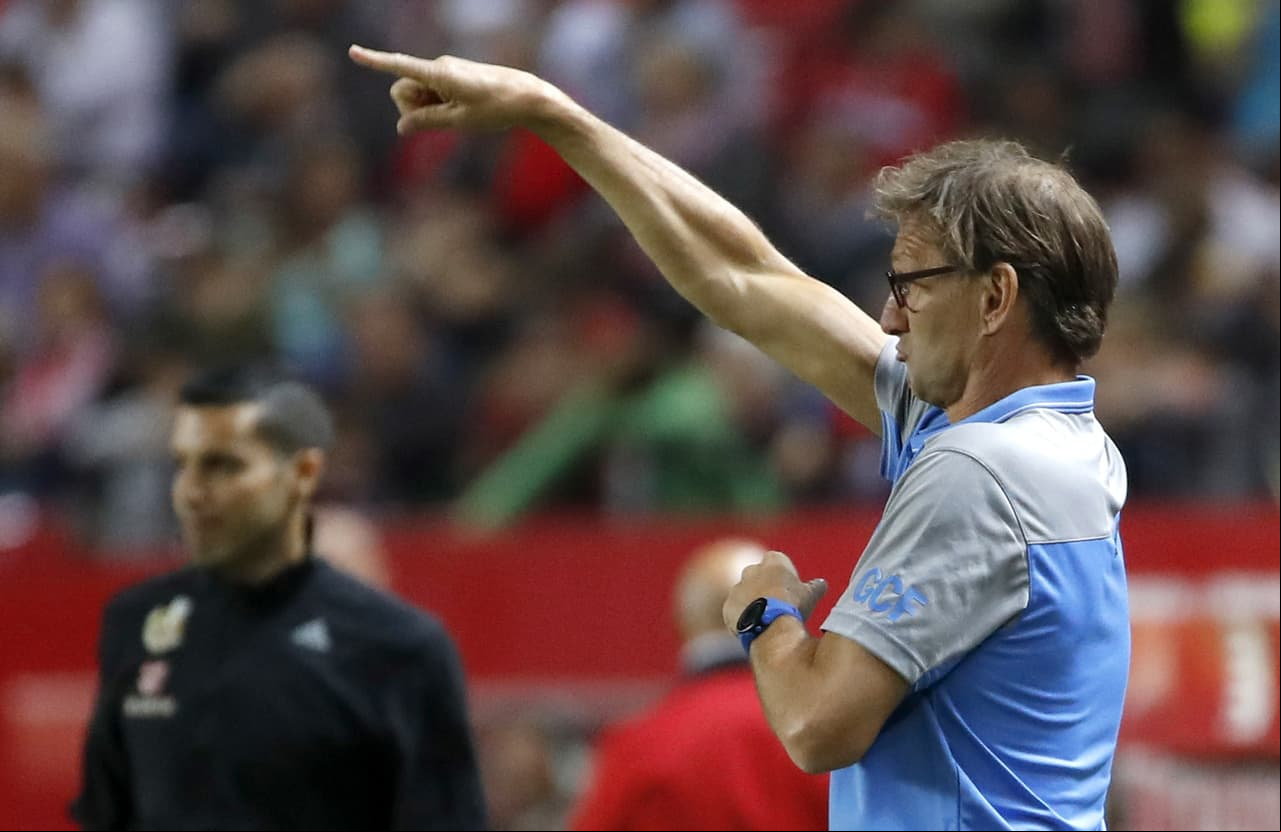 Tony Adams, quien llegó reemplazando a Lucas Alcaraz, no encontró nunca cómo darle vuelta al marcador y se hunde con el Granada directo a la segunda división.