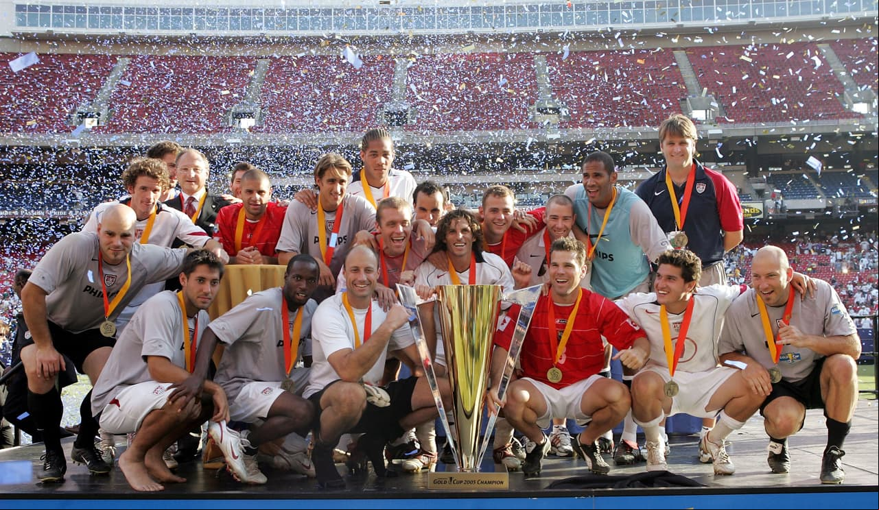 La dirección de Bruce Arena llevó a Estados Unidos a alcanzar el título en la Copa de Oro de 2002 y de 2005 y el tercer lugar en 2003.