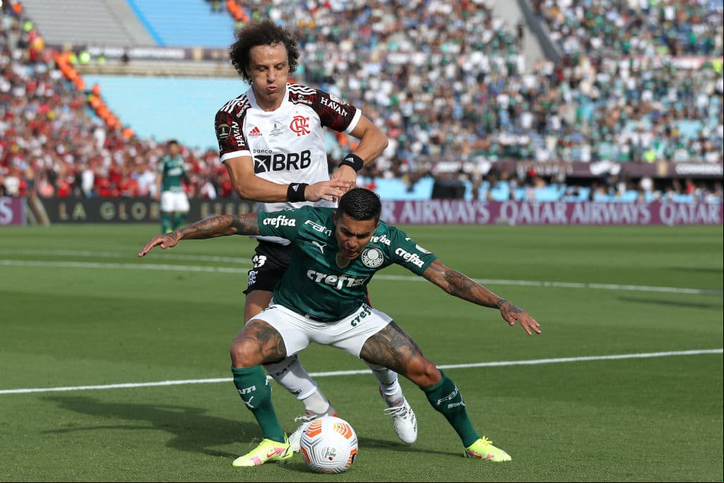 Con un gol de Deyverson al minuto 95, Palemiras rompe el empate en los tiempos extras, vencen 2-1 al Flamengo y levantan el título de la Copa Libertadores por segundo año consecutivo.