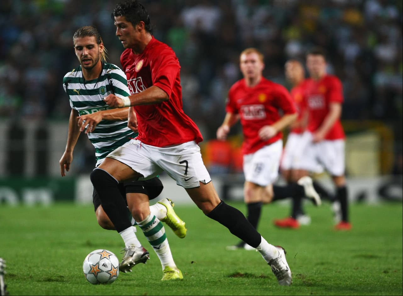 Manchester United venció 0-1 a Sporting en Lisboa el 16 de septiembre de 2007 con gol de Cristiano Ronaldo, primer triunfo de los nueve obtenidos en 13 partidos para el título del 2008.