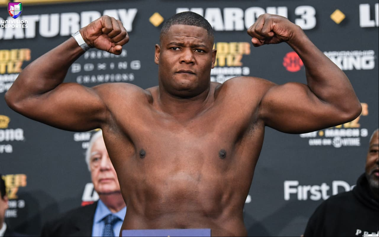 El retador, Luis Ortiz, pesó 241.25 libras y luce con hambre de convertirse en campeón del mundo por primera vez.