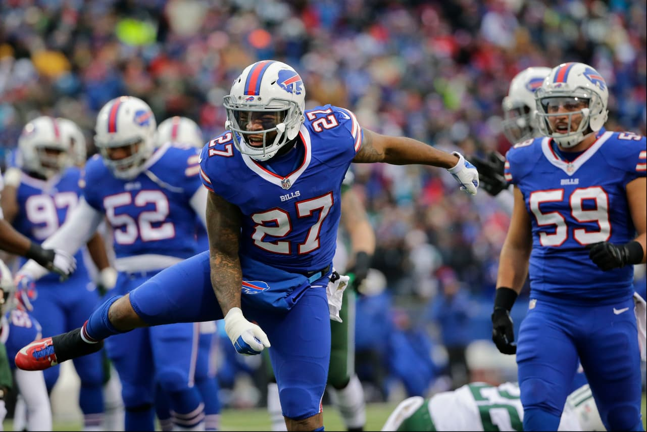 Los Bills le hicieron la maldad a los Jets y al ganarles 22-17, y al ganar los Steelers a los Browns, los dejaron fuera de Playoffs. Estas son las mejores tomas del partido.
