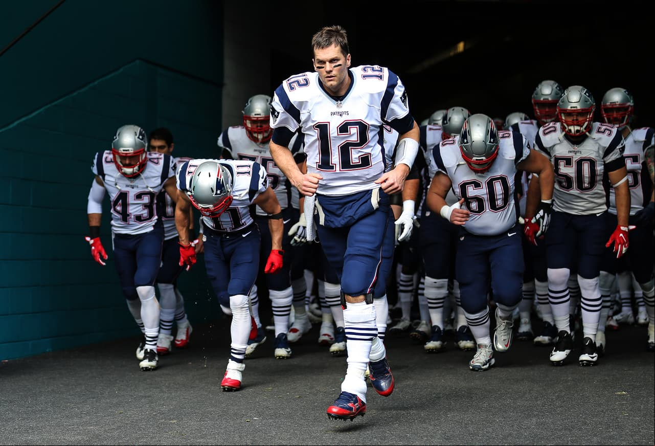 <b>NEW ENGLAND PATRIOTS </b>
<br>Los Patriots son los actuales campeones de la NFL tras llevarse el Super Bowl LI con la más grande remontada en la historia del juego grande. Tras su récord de 14-2 en la temporada regular, aplastaron a Texans y Steelers en playoffs para luego venir de atrás y derrotar 34-28 a los Atlanta Falcons en tiempo extra y ganar su quinto trofeo Vince Lombardi.