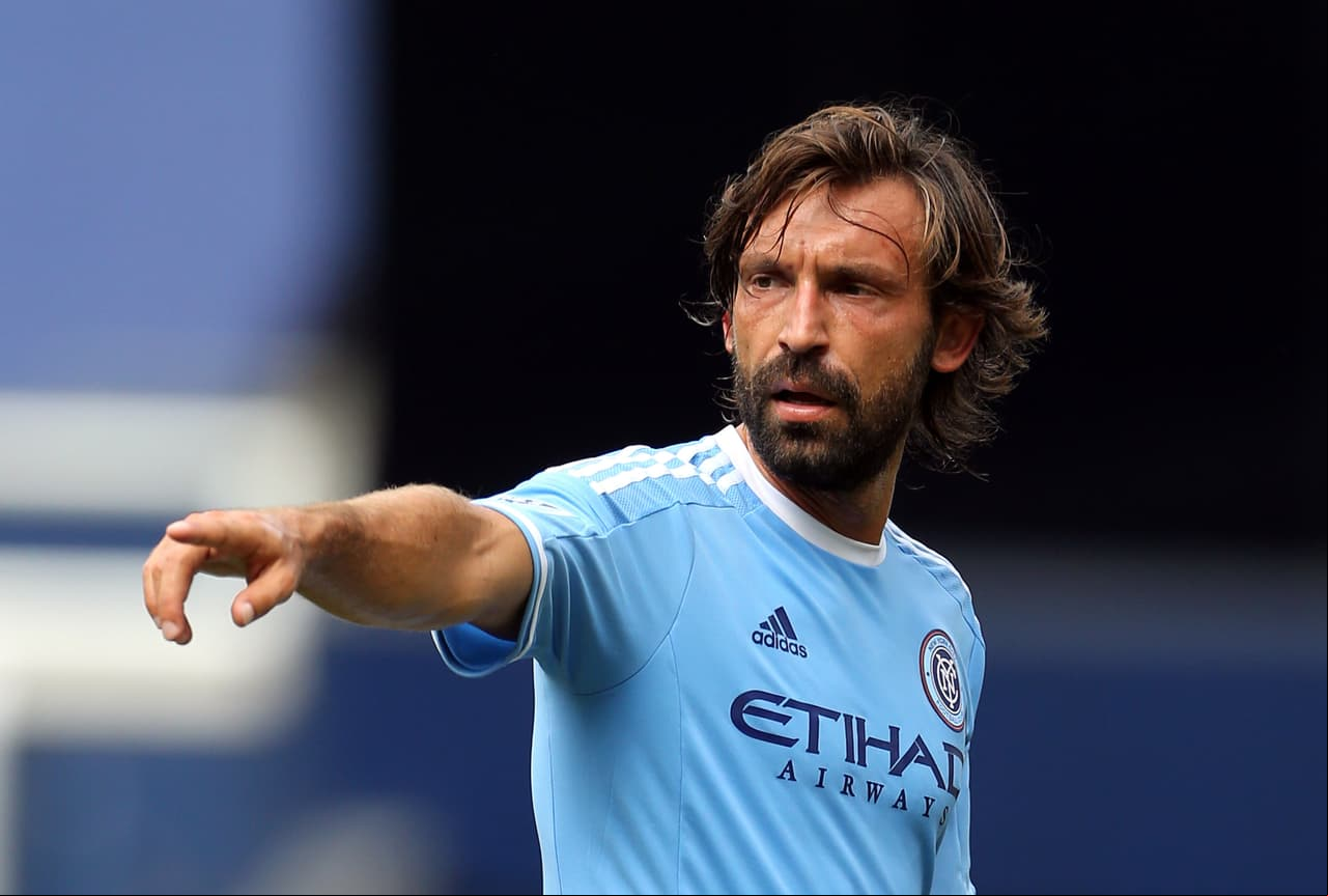 Andrea Pirlo es un verdadero maestro de la media cancha que derrocha una elegancia impresionante en la edificación de jugadas. Mostró todo su talento en la Serie A con gigantes como el AC Milán y la Juventus, y lo trasladó a la selección de Italia con la que fue Campeón del Mundo en 2006. Arribó al NYCFC el verano pasado para formar un tridente de lujo con David Villa y Frank Lampard.