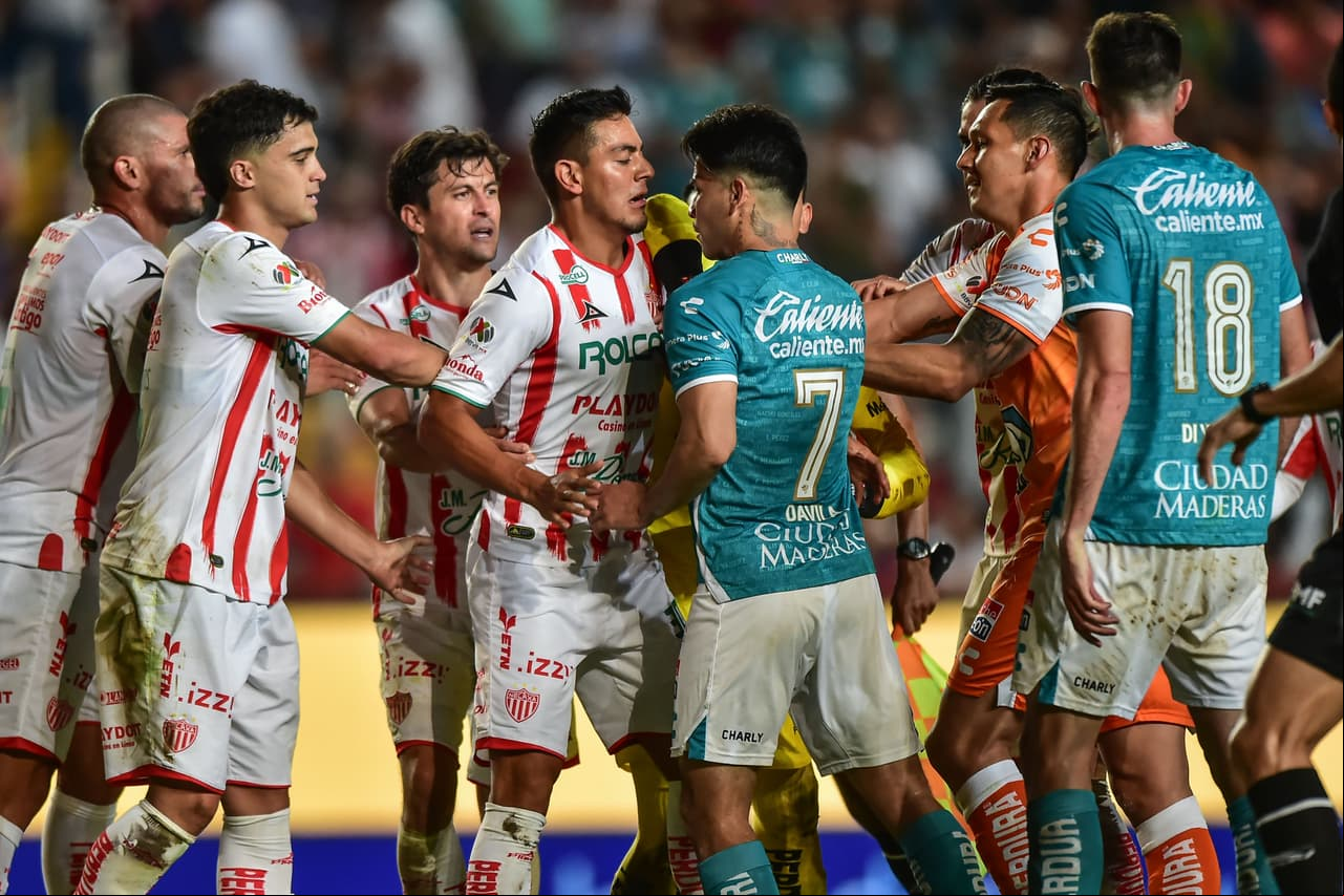 Los ánimos se calentaron al finalizar el encuentro.