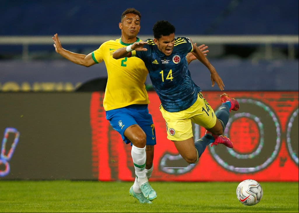 Carlos Enrique Casemiro se pone la capa de héroe al minuto 90+10 y Brasil logra vencer 2-1 a Colombia.