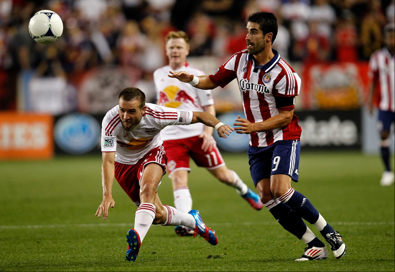 Tras su paso por Nueva York, Ángel cruzaría el país para unirse al LA Galaxy y poco después, a Chivas USA, con quienes tampoco conseguiría alzar el título.