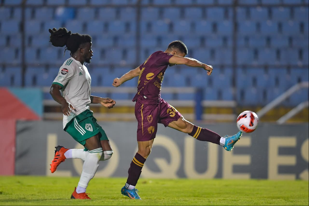 Gracias a que Karel Espino logró batir a William Yarbrough al minuto 89, Comunicaciones pega primero y vencen 1-0 a los Colorado Rapids en la ida de los octavos de final.