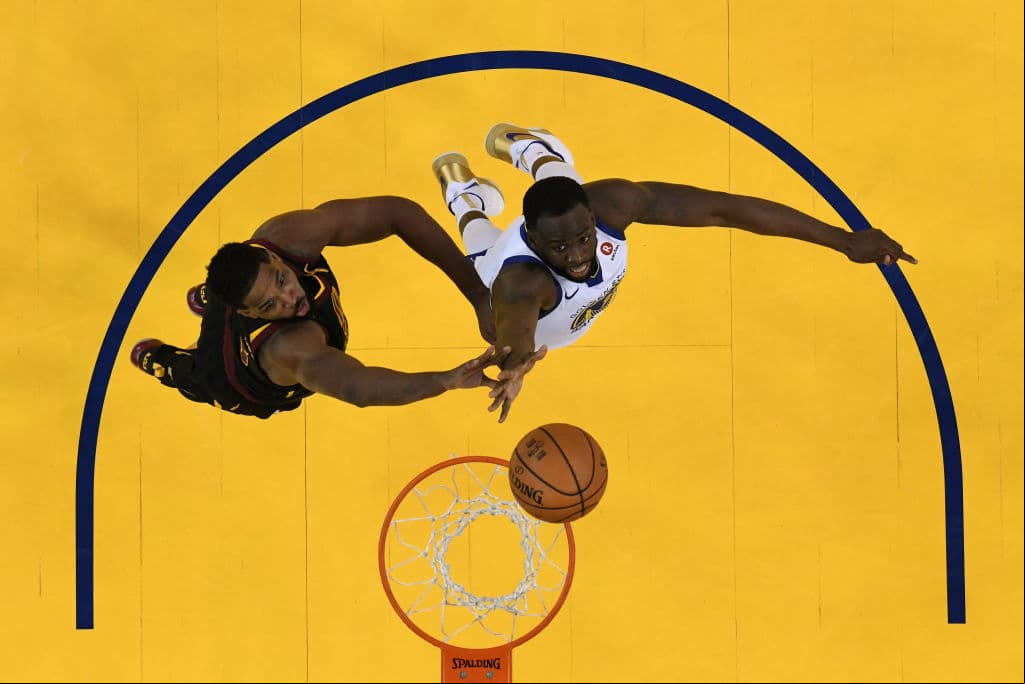 Fue en medio de toda esa controversia y temas de desconcentración para Thompson en donde se volvió a encontrar con Golden State y con Draymond Green en una final de la NBA.