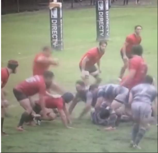 En el Rugby, el argentino Cipriano Martínez fue castigado con 29 años sin poder pisar una cancha tras lanzar una patada alevosa a un rival en un partido local. Juan Masi fue el hombre que recibió la patada.
