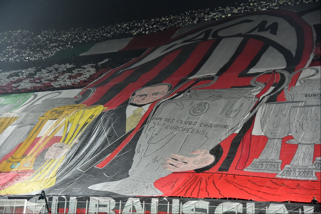 A pesar de ser uno de los equipos con más títulos internacionales a nivel de clubes, AC Milan ha vivido momentos difíciles como cuando descendió en 1980 y en 1982. Subió de nuevo en 1983.