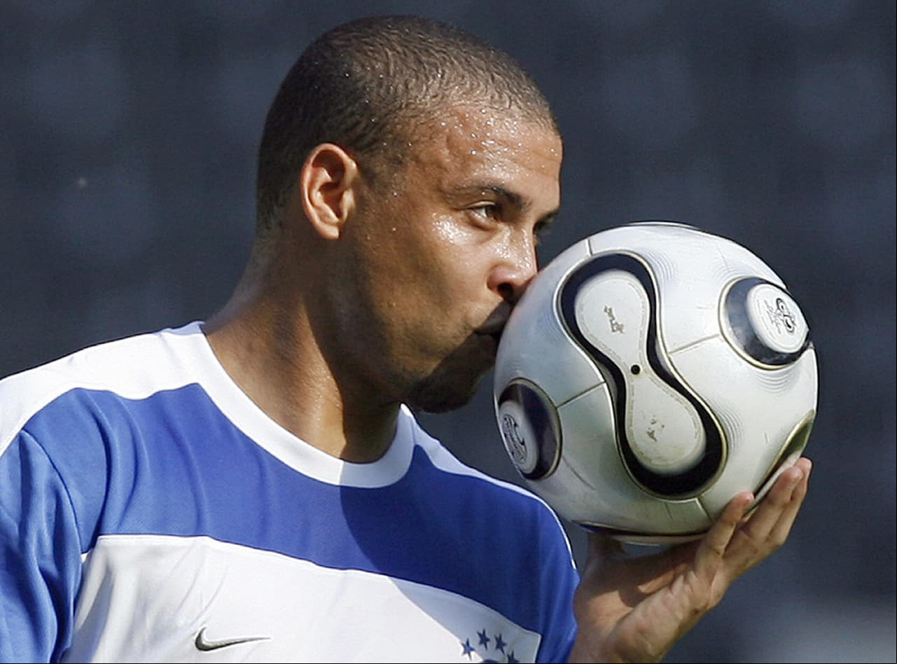 El 14 de febrero del 2011 una de las grandes figuras del futbol mundial abandonó las canchas: Ronaldo, apodado 'El Fenómeno' por su extraordinario talento, es uno de los íconos de la historia del deporte.