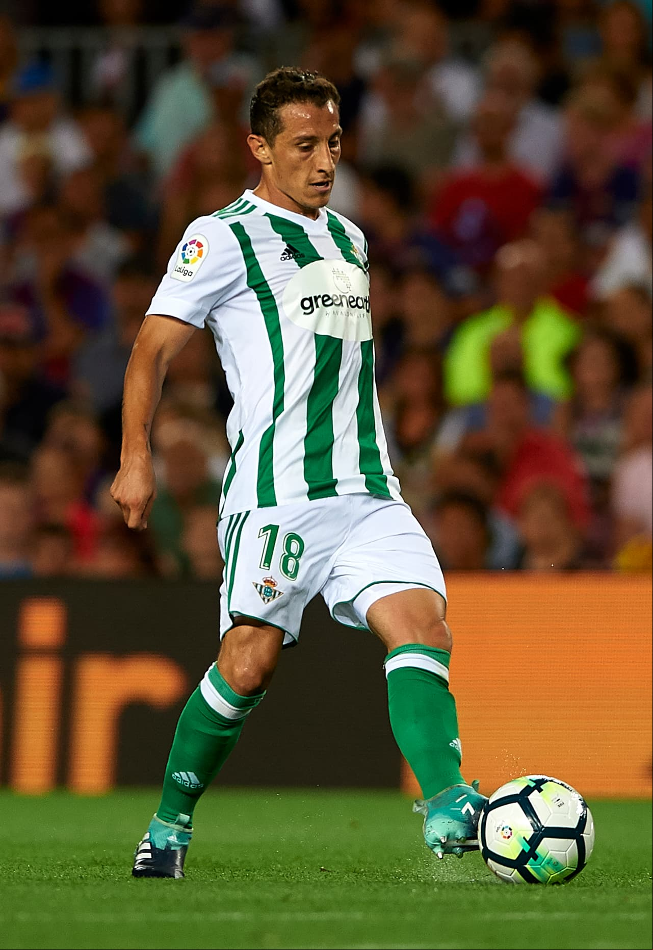 Con tan solo dos jornadas disputadas, Guardado se ha ganado el respeto de su entrenador Quique Setién y ha sido titular en ambas ocasiones. Además, recibió el honor de ser uno de los capitanes del equipo.