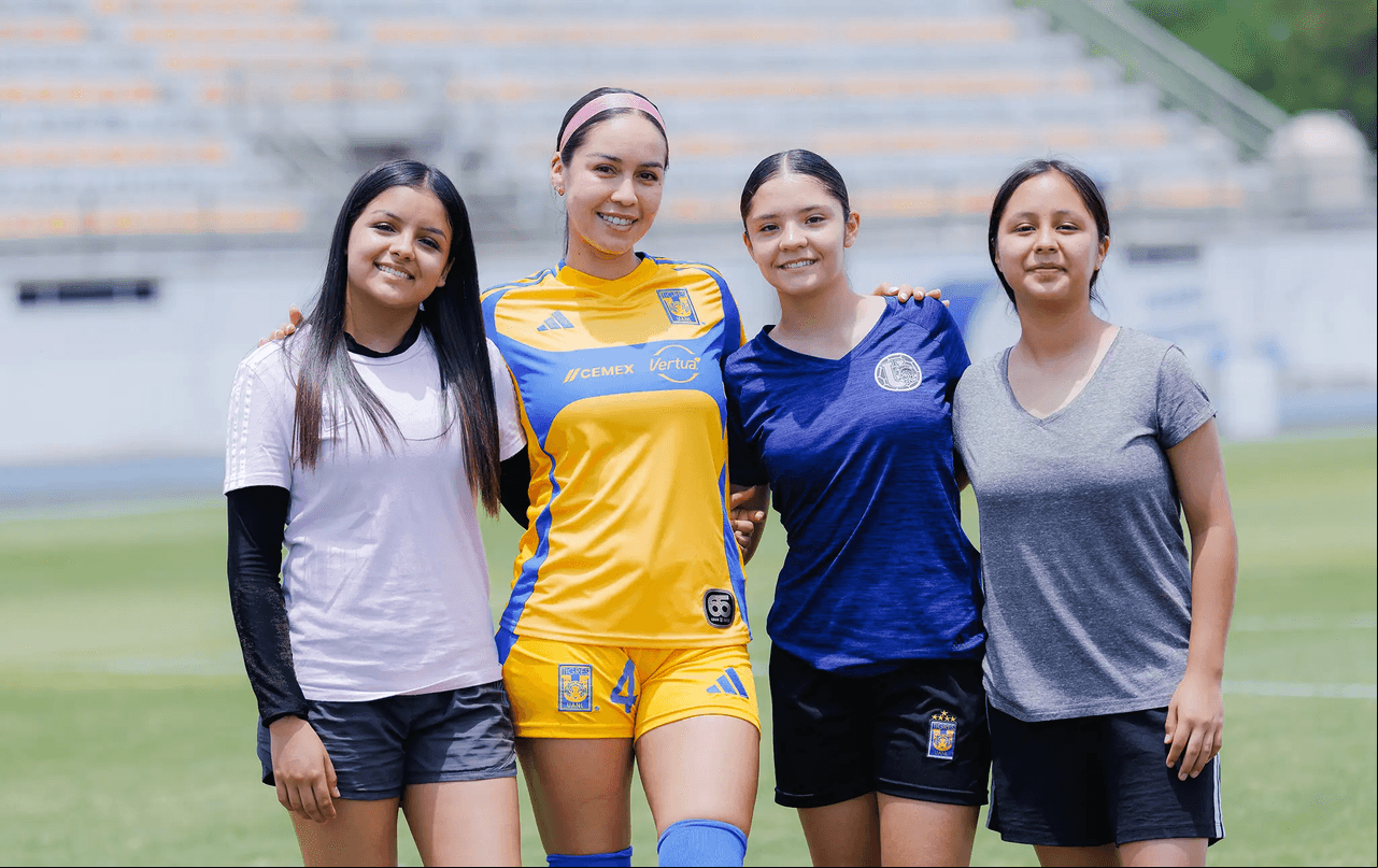 "Ellas tiene el balón", programa prionero de Tigres