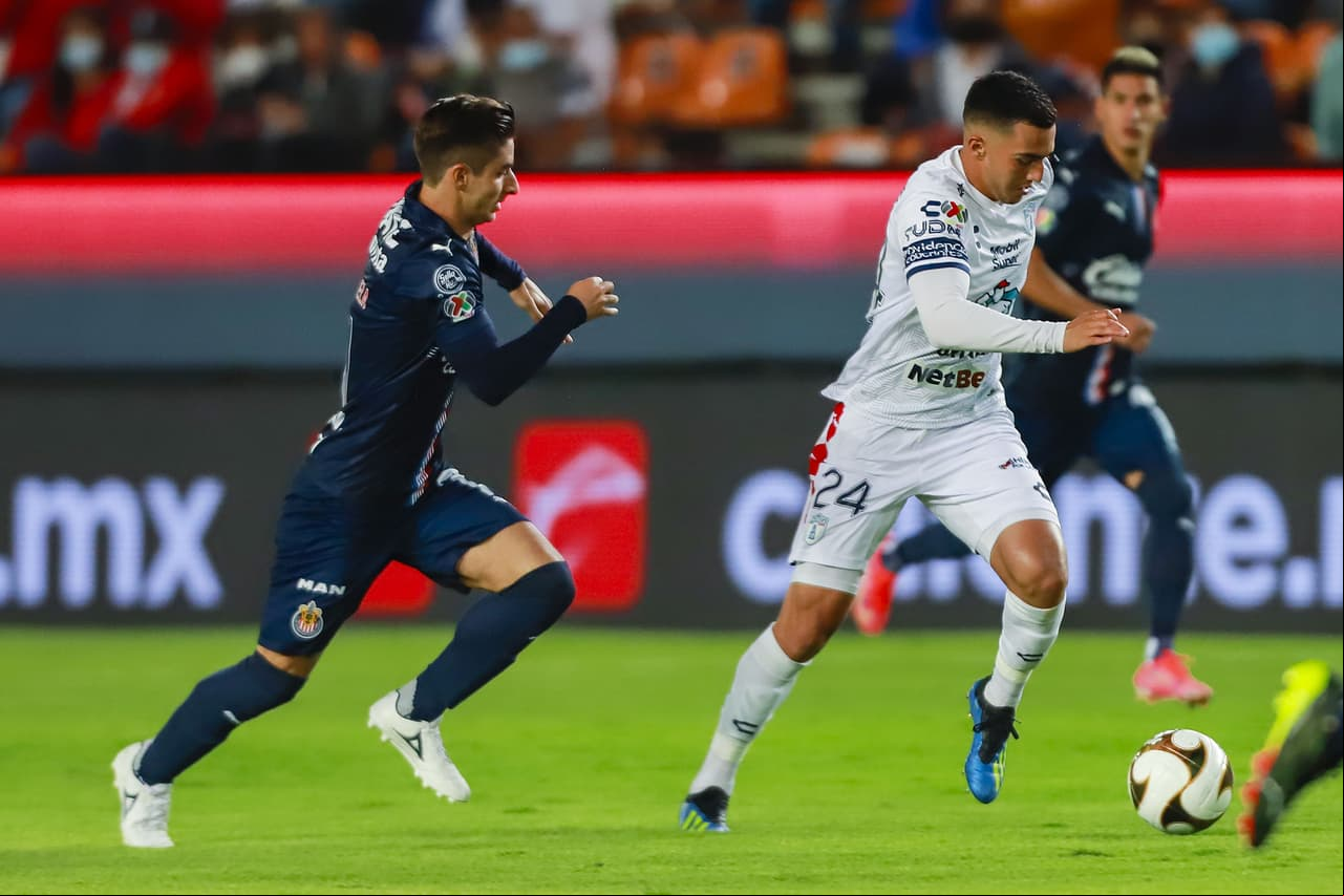 Pachuca vino de atrás y con doblete de Murillo se impuso a Chivas y lograron el boleto a Cuartos de Final donde enfrentarán al América.