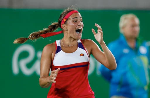 Mónica no llegaba como favorita y con un título en la WTA dio la cara por el tenis latinoamericano, tras de ser la mejor ranqueada en el circuito profesional, dio un juego que cayó en lo dramático como un último partido que no encontraba definición y luego de tres oportunidades de set points concretó hasta la cuarta oportunidad cuando estaba al saque.
