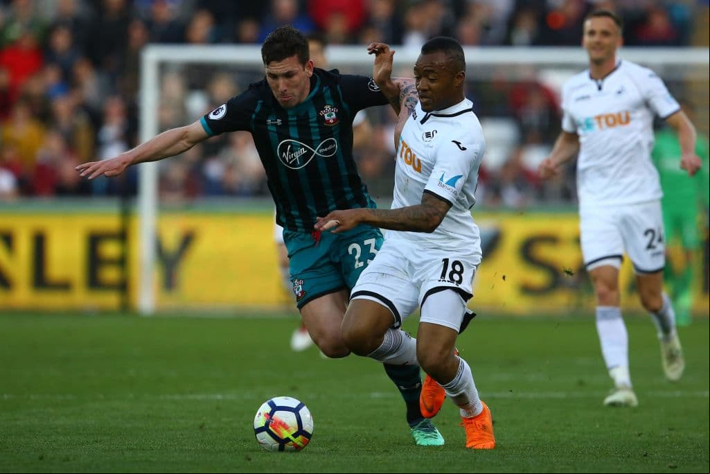 El delantero ghanés del recién descendido Swansea City, Jordan Ayew, está en la mira de algunos equipos, principalmente del recién ascendido a la Premierl League, el Fulham FC.