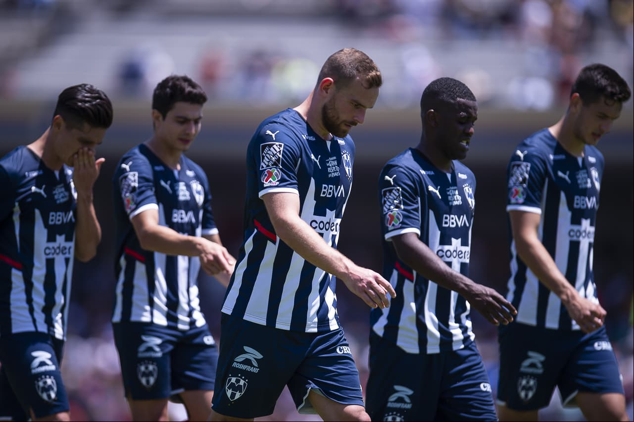 A pesar de haber jugado con 10 futbolistas la mayor parte del juego por la expulsión de Juan Ignacio Dinenno, los Pumas lograron una vital victoria ante Rayados.