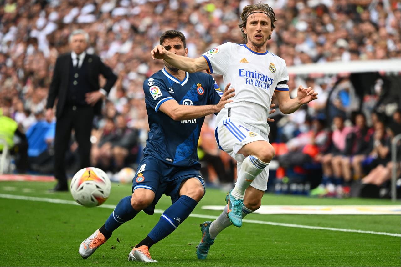 Real Madrid goleó 4-0 al Espanyol en el Santiago Bernabéu para proclamarse campeón en la Jornada 34 de LaLiga.