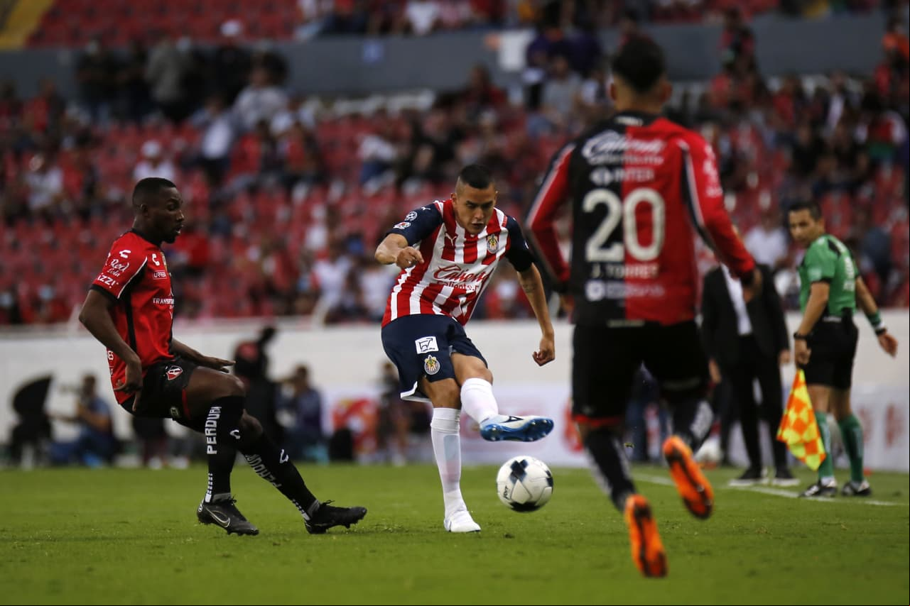Con gol de último minuto el Atlas rescató un empate ante Chivas en el Clásico Tapatío.