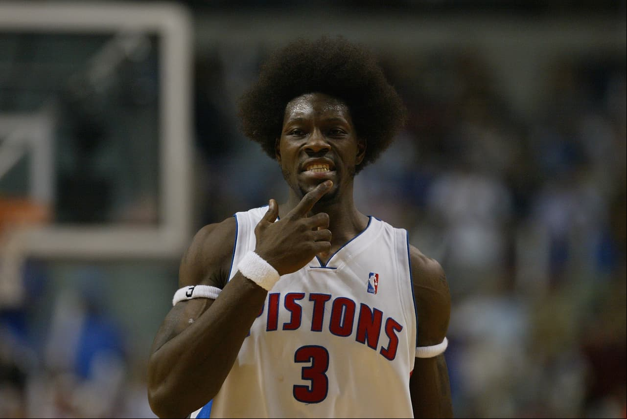 En la NBA, en el 2004, nueve jugadores fueron sancionados con 146 partidos y 11 millones de dólares tras una trifulca entre los Indiana Pacers y los Detroit Pistons.