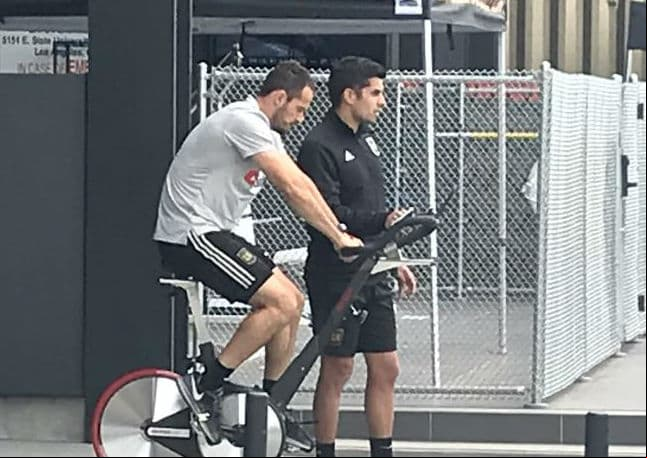 Marco Ureña no estará con LAFC antes del Mundial, pero ya trabaja a pesar de sus fracturas en la cara