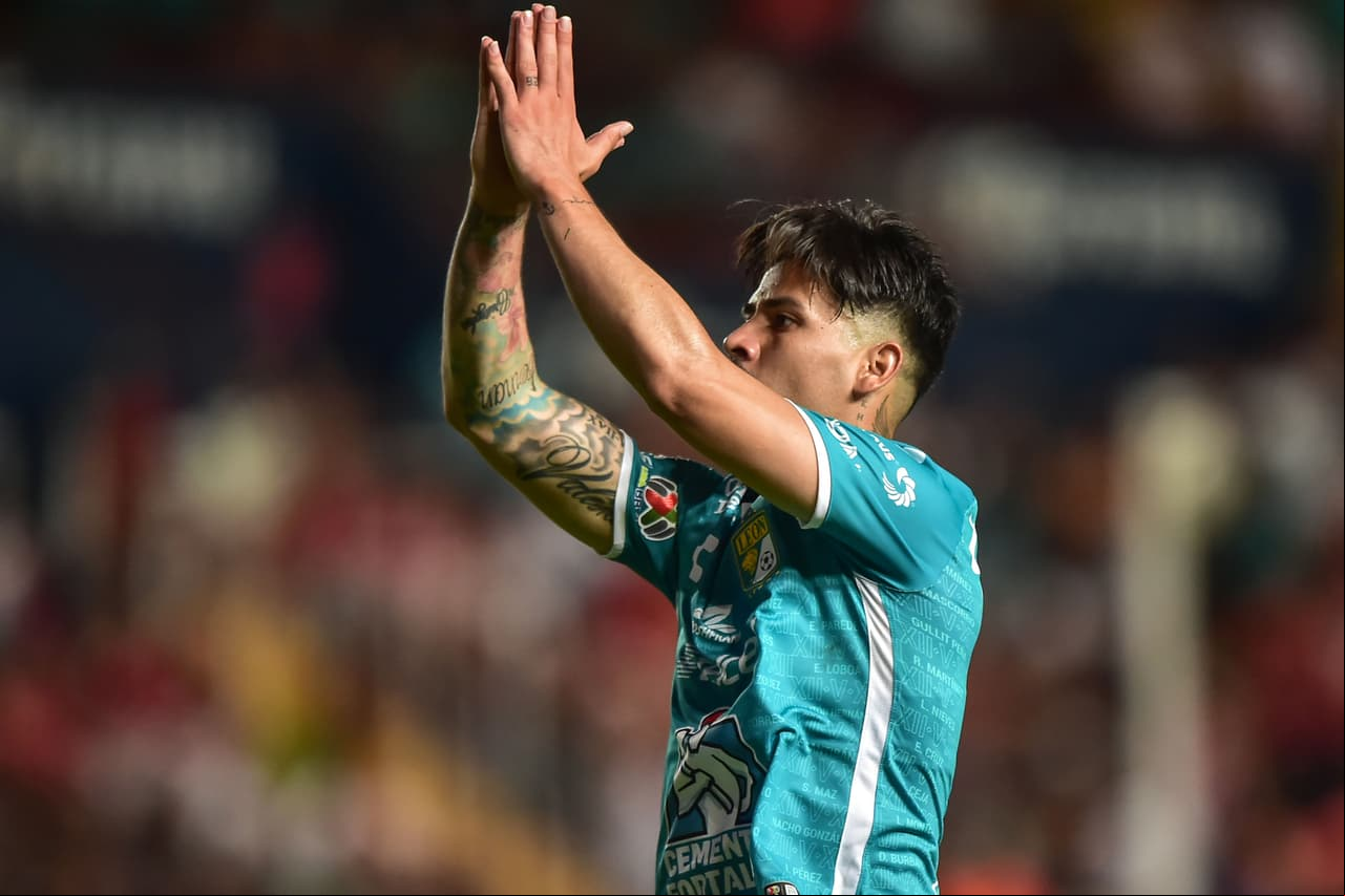Un minuto después el chileno volvió a marcar y volvió a solicitar el perdón de la afición de los Rayos.