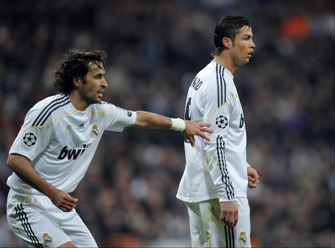 CR7 tuvo que conformarse con el '9' durante su primera temporada, pues el '7' tenìa un único dueño: Raúl.