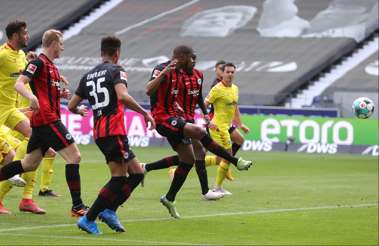 Koln 1-0 Schalke, Unione Berlín 2-1 RB Leipzig, Hoffenheim 2-1 Hertha Berlín, Bayern Múnich 5-2 Augsburg, Borussia Dortmund 3-1 Bayer Leverkusen, Eintracht Frankfurt 3-1 Freiburg, Stuttgart 0-2 Arminia Bielefeld, Wolfsburg 2-3 Mainz y Werder Bremen 2-4 Borussia Moenchengladbach.