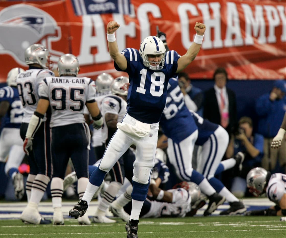 Celebrando la anotación de tres yardas del corredor Joseph Addai en el Campeonato AFC ante los Patriots el 21 de enero del 2007.