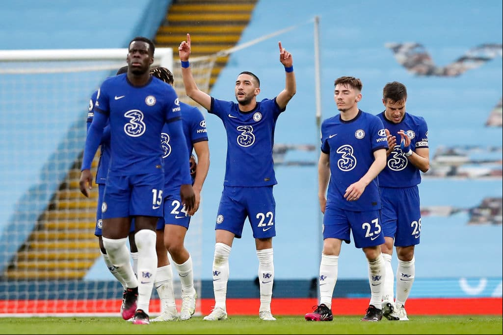 Al minuto 90+2, Marcos Alonso le da la victoria 1-2 al Chelsea y los Blues ya son el tercer lugar en la tabla de la Premier League.