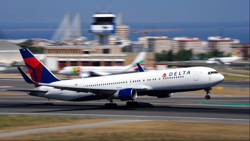 Este copiloto de Delta llevaba una pistola en la cabina y amenazó con disparar al capitán "varias veces" cuando le pidió desviar el vuelo