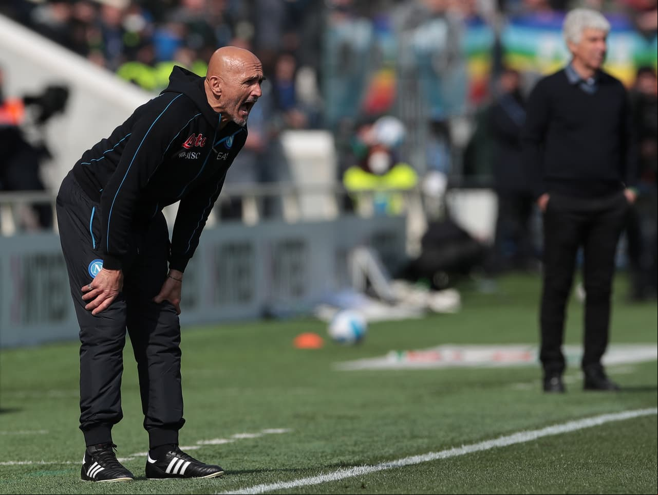 Napoli venció al Atalanta con goles de Lorenzo Insigne, Matteo Politano, Eljif Elmas, quien anotó tras recibir el balón de Hirving Lozano.