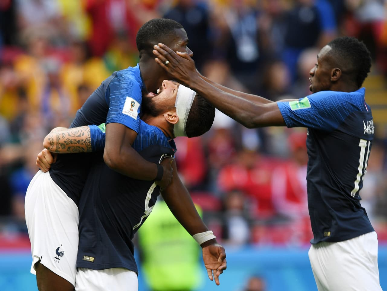 Francia ganó 2-1 contra Australia en un partido marcado por el debut del VAR en los Mundiales y en el apoyo de la tecnología en los tres goles.